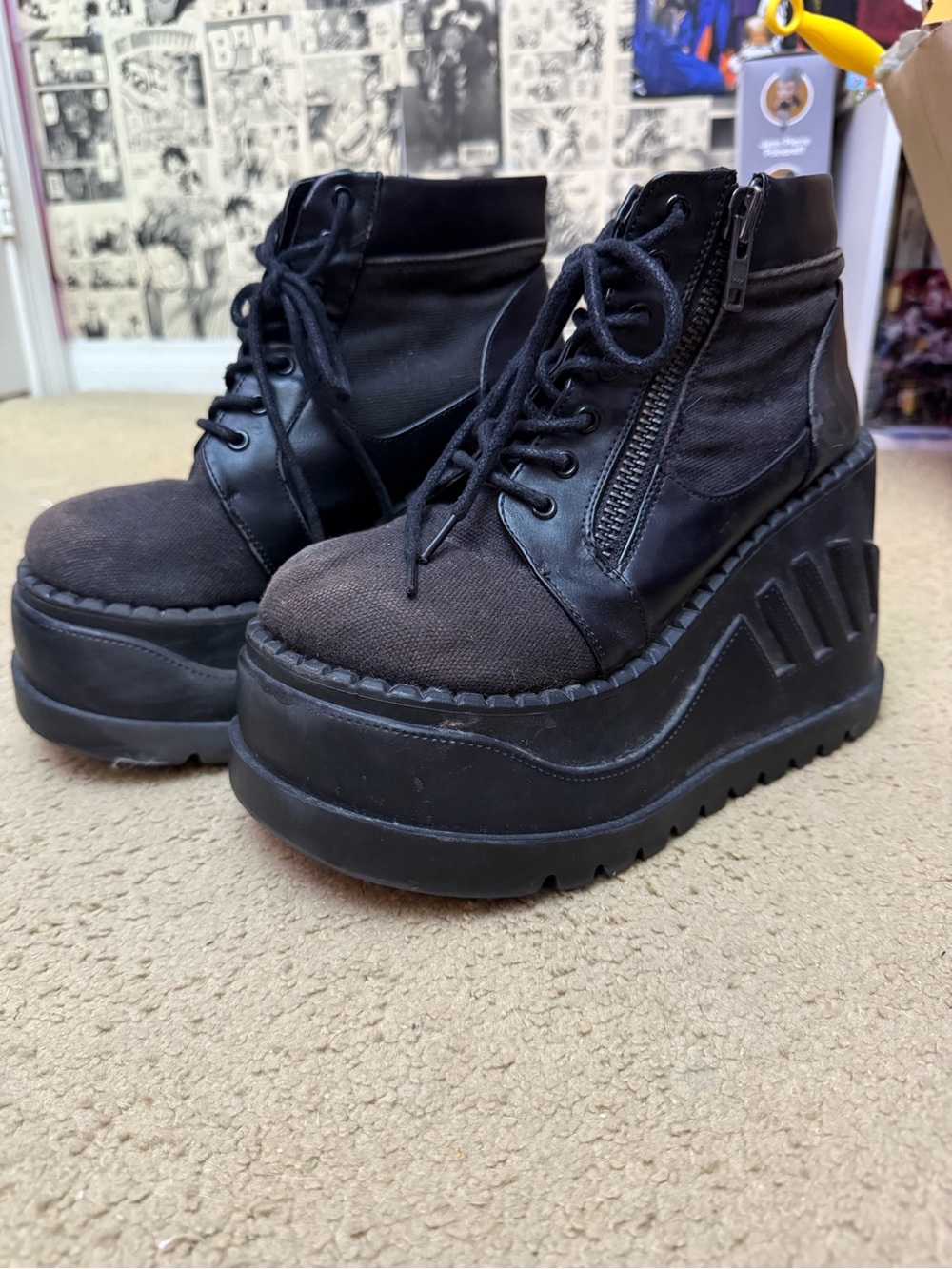 Demonia Stomp-10 Platform Boot